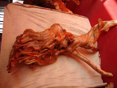 柏木根雕、玉雕与石雕加工 一门传承千年的艺术与技术